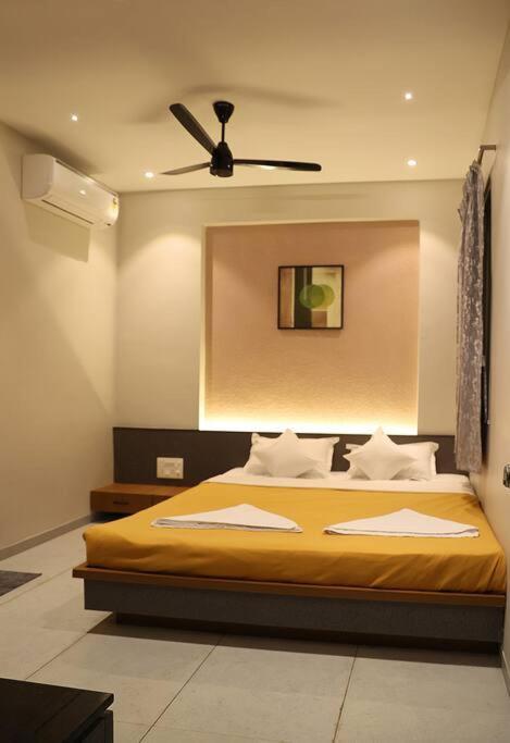 'Sumadhu Homes - 201 ' Kolhapur Buitenkant foto