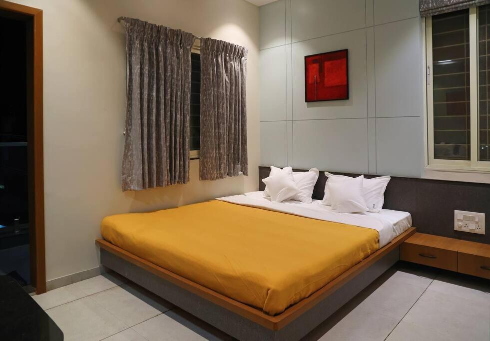 'Sumadhu Homes - 201 ' Kolhapur Buitenkant foto
