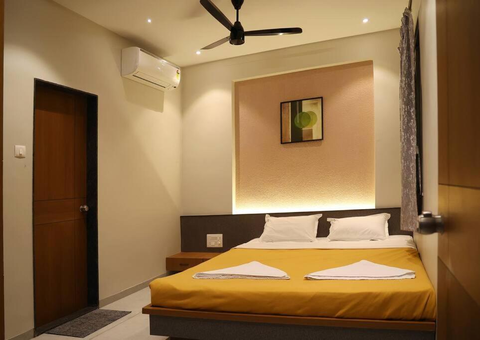 'Sumadhu Homes - 201 ' Kolhapur Buitenkant foto